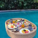 WAHYU Joglo Pool Seminyak Honeymoon Oasis